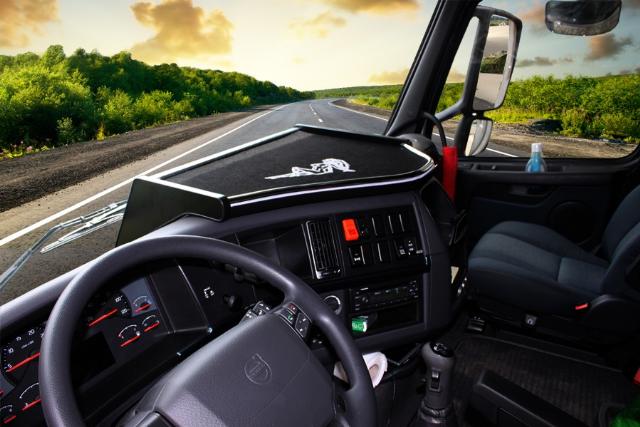 Volvo Armaturentisch – Praktisches Zubehör für die Fahrerkabine