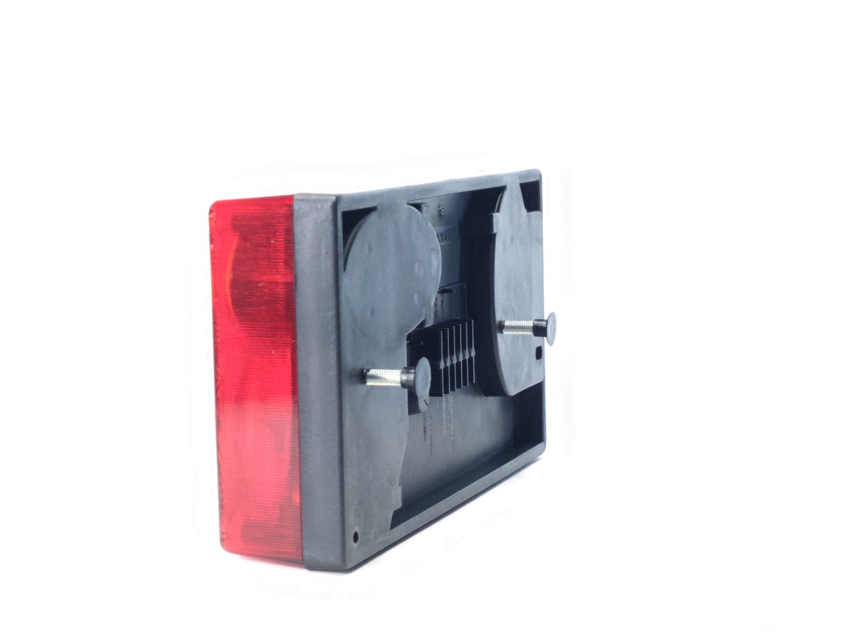 Zadní světlo na přívěs s trojúhelníkovým reflektorem – hranaté