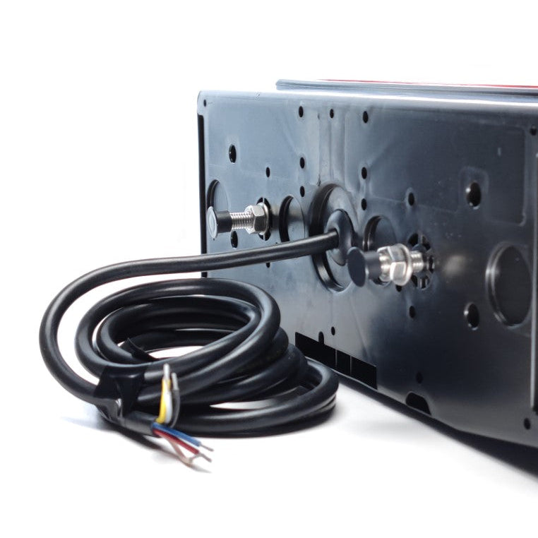 Luz Traseira LED Universal 7 Funções com Suporte para Placa 12-24V