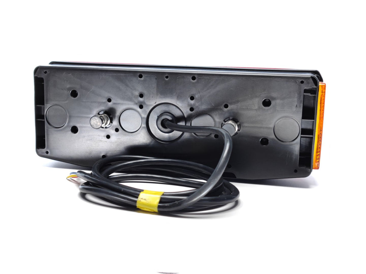 Luz trasera LED de 7 funciones con prisma y luz de matrícula