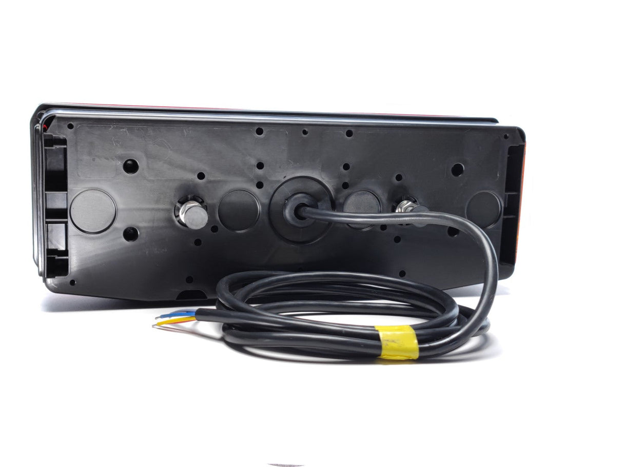 Luz trasera LED de 7 funciones con prisma y luz de matrícula