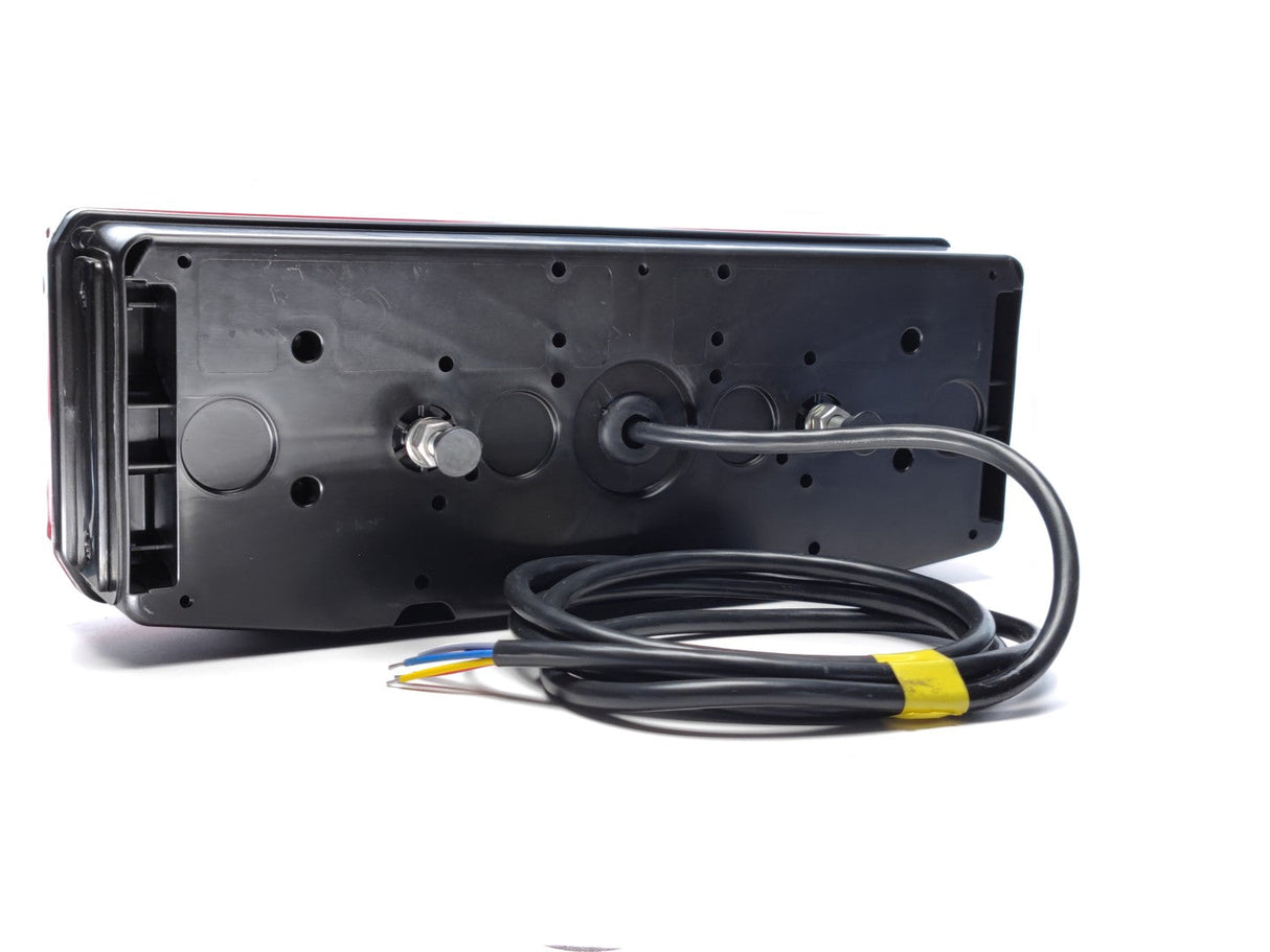 Luz trasera LED de 7 funciones con prisma y luz de matrícula