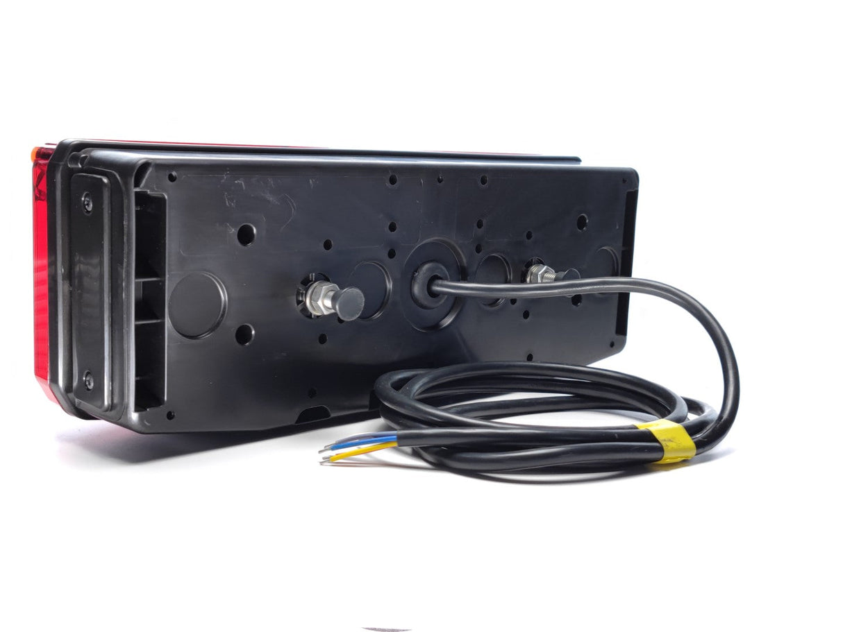 Luz trasera LED de 7 funciones con prisma y luz de matrícula