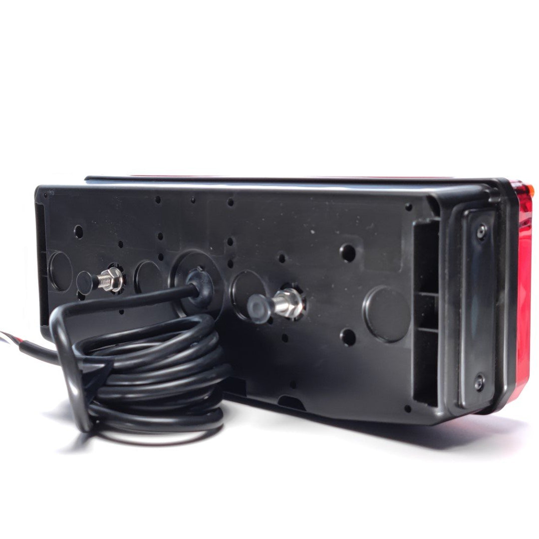 7-Funktions-Rückleuchte mit LED-Positionslicht und Dreieckprisma für Anhänger – links oder rechts