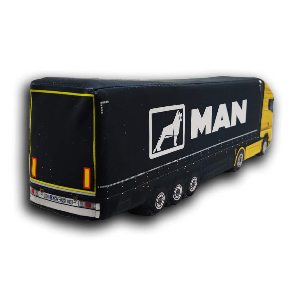 Плюшено камионче – декоративна възглавница за любители на камиони