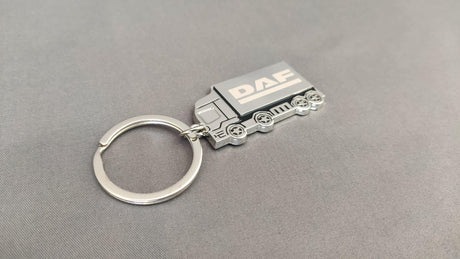 Breloc metalic camion cu logo gravat