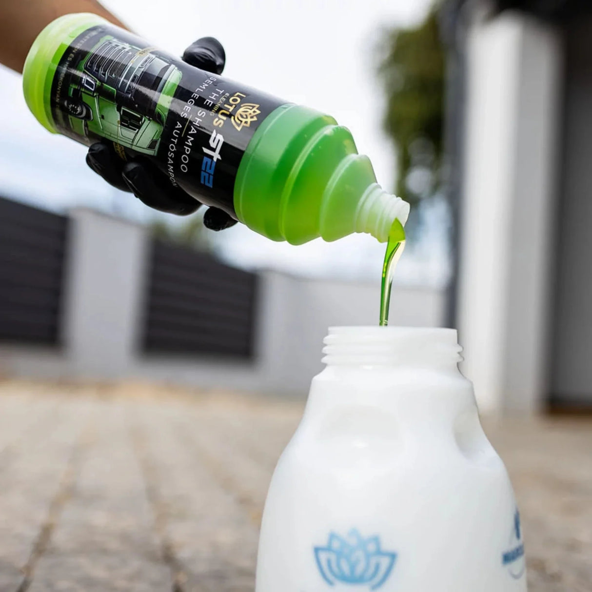 Champô Automóvel pH Neutro com Aroma a Maçã Verde – 1 Litro