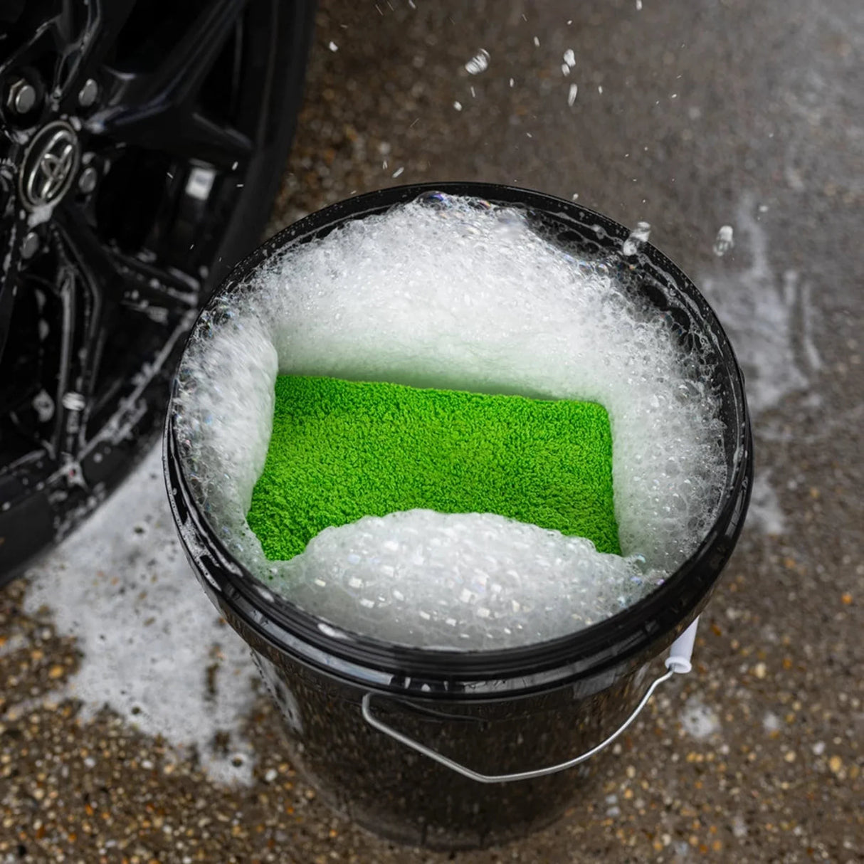 Champô Automóvel pH Neutro com Aroma a Maçã Verde – 1 Litro