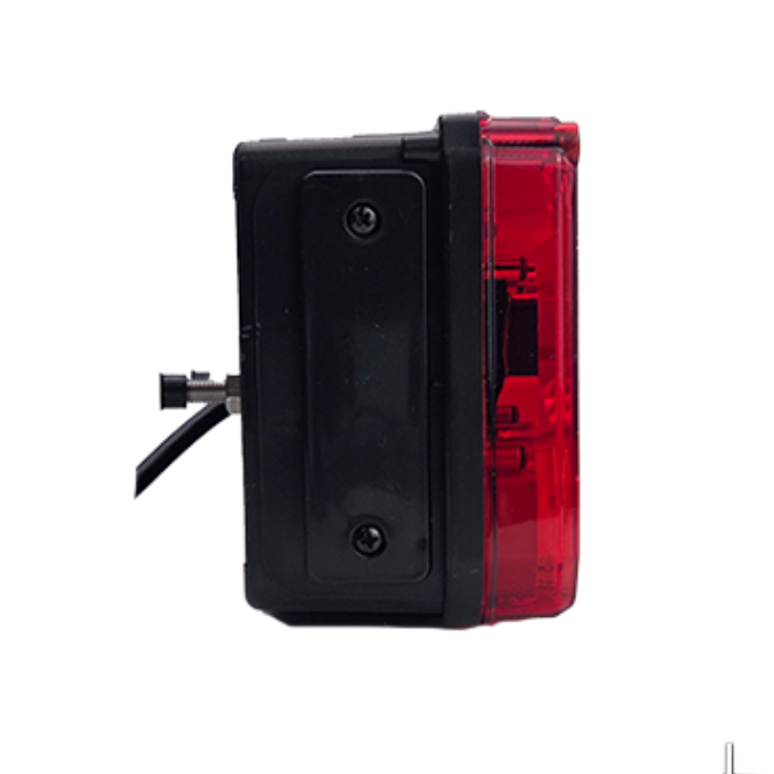 Zadné svetlo s 3-uholníkovým odrazovým sklom, 7 funkcií, LED pozičné